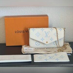 Louis Vuitton Felicie (latte/candy blue ) pochette NEVER USED NWT